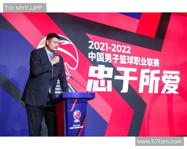 姚明跨界时尚界挑战自我化身模特展现不一样的魅力与风采